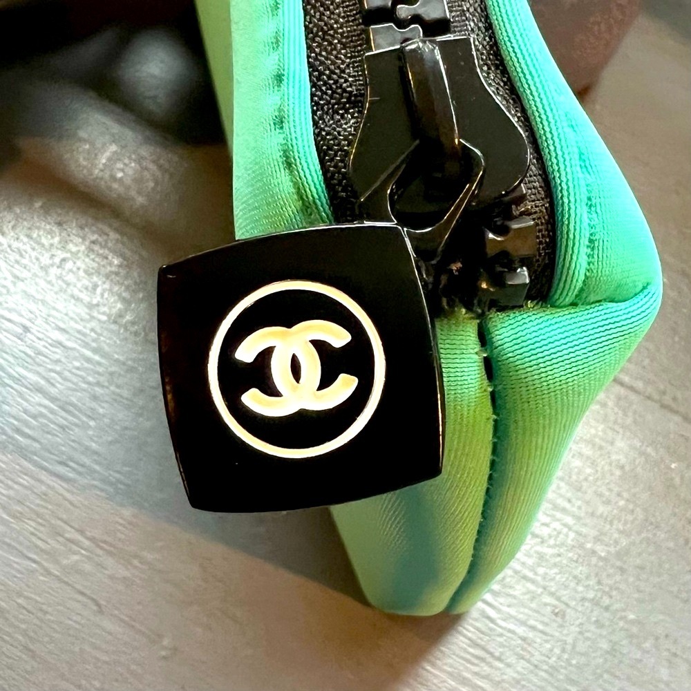 Chanel Cosmetics Bag Clutch Gift Bag - Picture 4 of 6